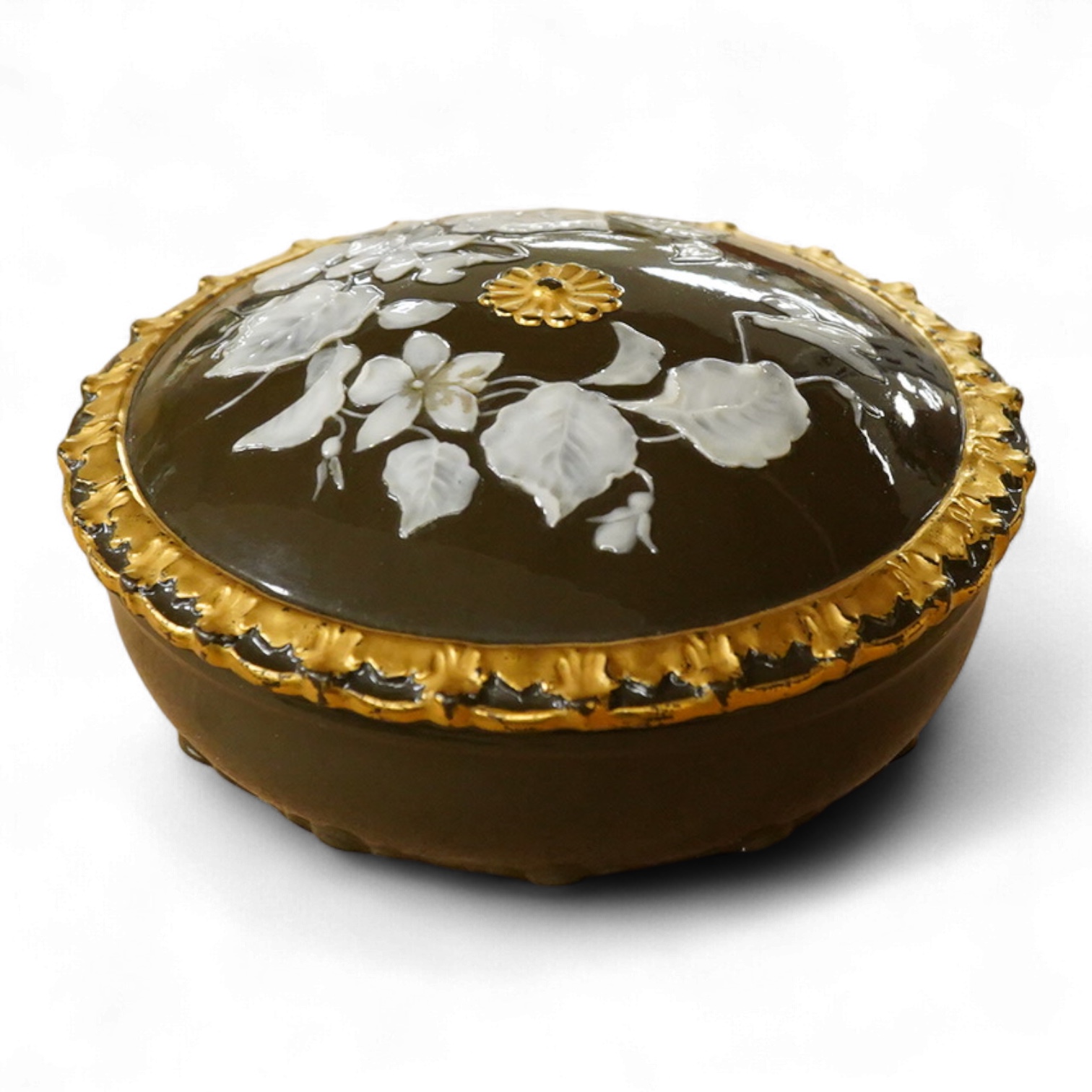 An English circular floral pate-sur-pate box and cover, 11.5cm